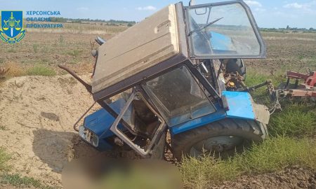 Ціна хліба… На Херсонщині окупанти обстріляли трактор і вбили тракториста