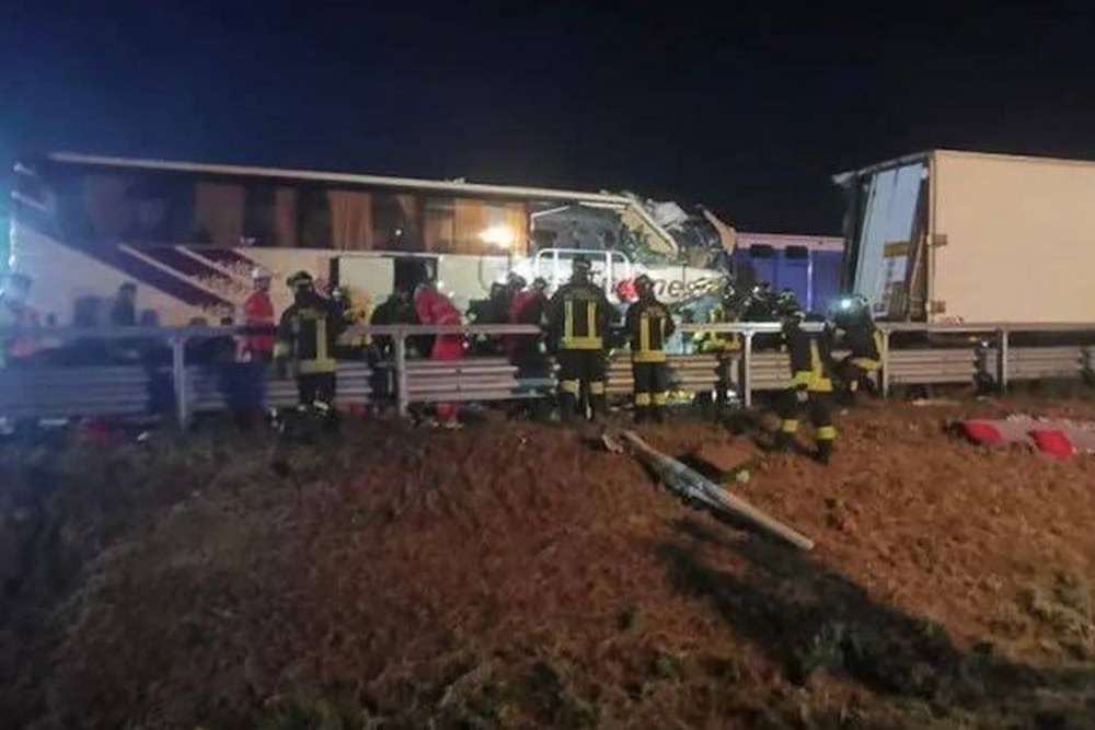 На півночі Італії в аварію потрапив автобус з українцями, які поверталися додому (фото)