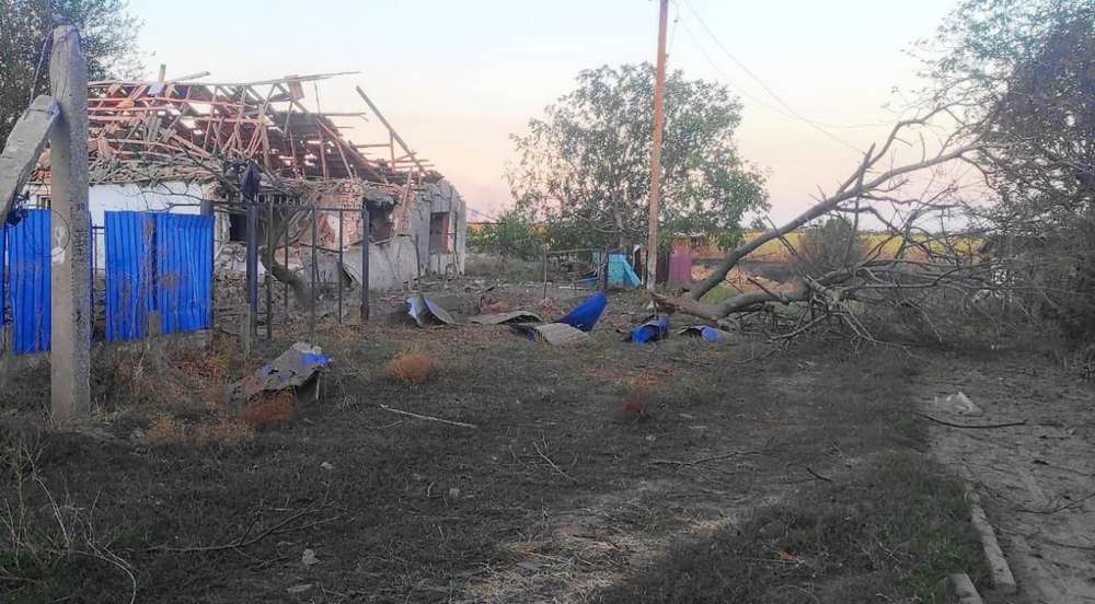 «Вибухи бомб зруйнували майже всю інфраструктуру у двох селах Херсонщини» - поліція показала наслідки ворожих атак