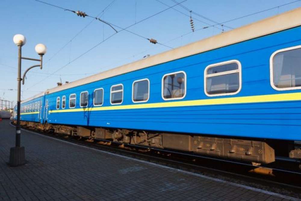 Потяг №120 Запоріжжя-Львів виконує евакуаційні перевезення населення