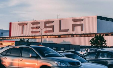 позов проти компанії Tesla