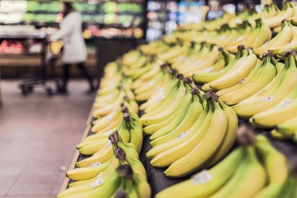 Що означають наклейки на бананах – як правильно обирати фрукти