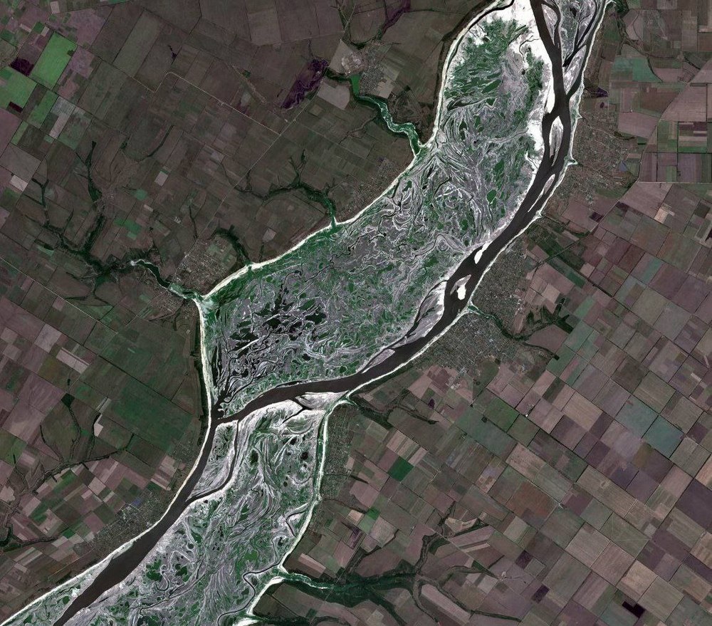 Супутникові знімки як зараз виглядає колишнє Каховське водосховище
