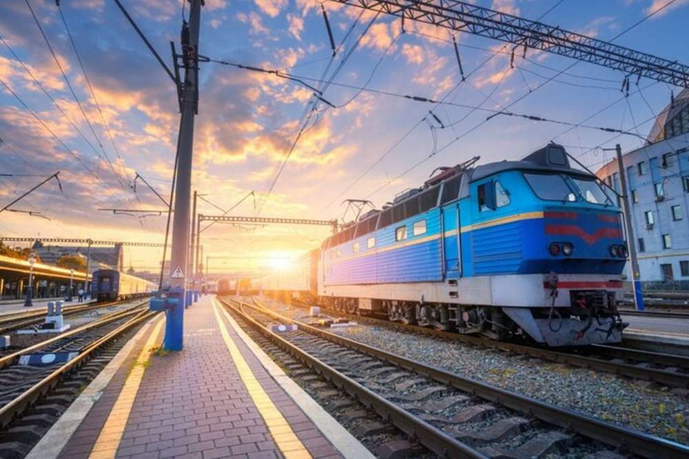 «Укрзалізниця» запускає додаткові поїзди Київ — Херсон, а також збільшує кількість рейсів на півдні