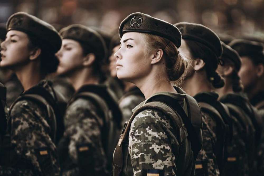 Військовий облік жінок – кому потрібно отримувати дозвіл на виїзд за кордон