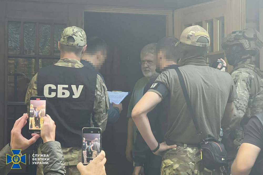 Коломойському повідомили про підозру за матеріалами СБУ (фото)