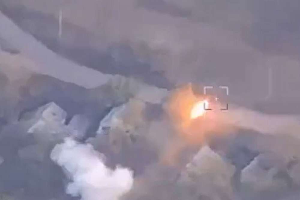 Російський «Град» обстріляв власні позиції після «спілкування» з українським дроном (відео)
