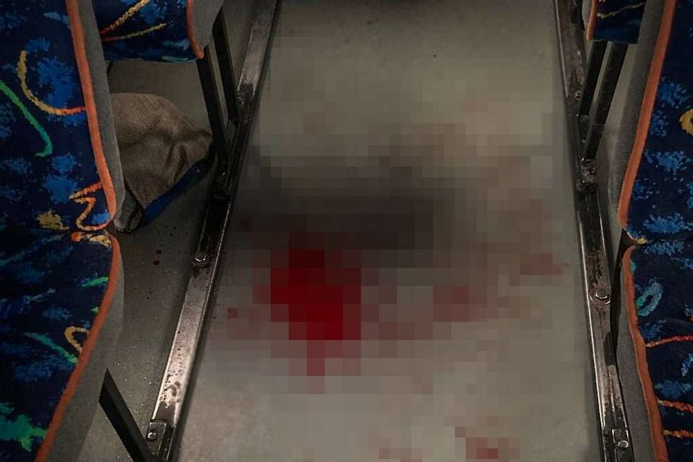 Жінка порізала 15-річного підлітка в маршрутці «Дніпро-Запоріжжя»