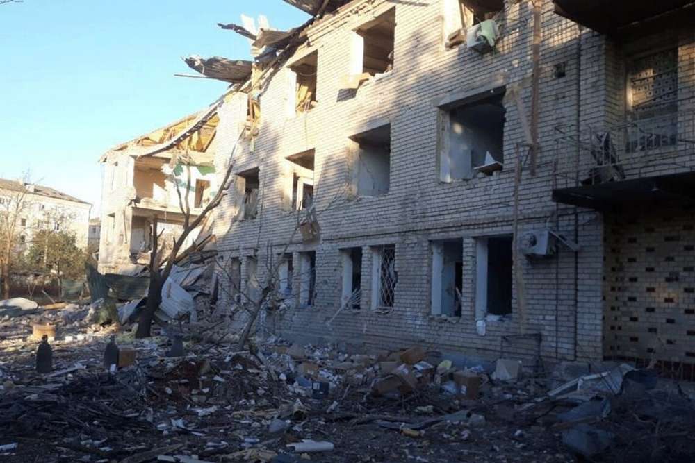 Армія РФ відкрила вогонь по селищу у Херсонській області є постраждалий