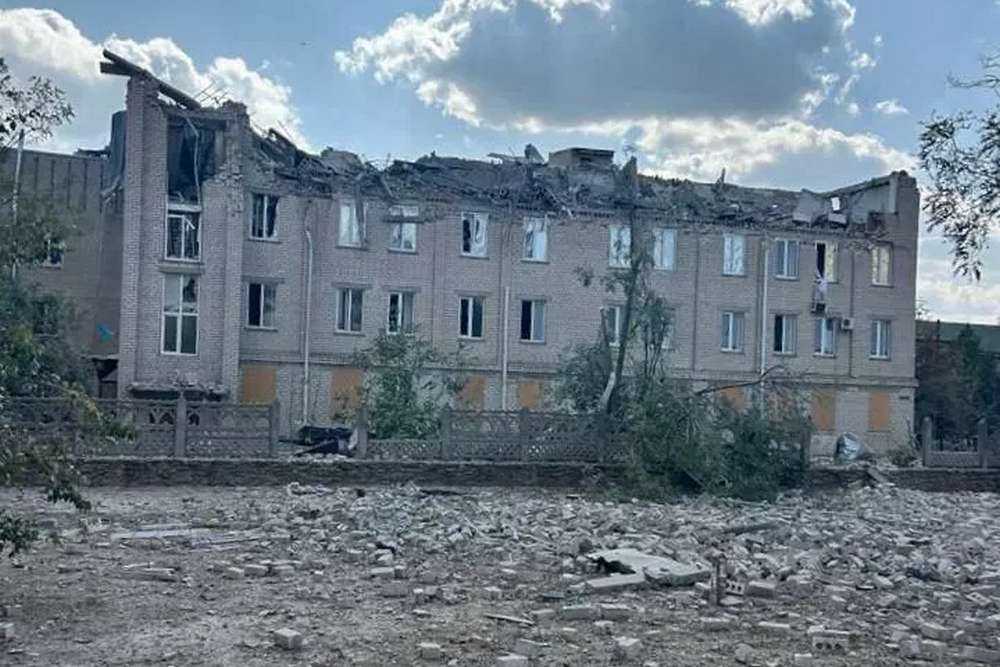 Окупанти вдарили по лікарні у Бериславі постраждали медпрацівники