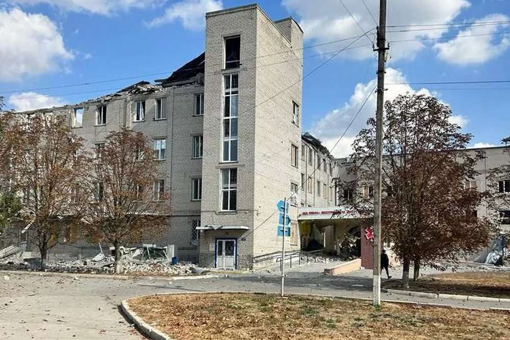 Окупанти вдарили по лікарні у Бериславі постраждали медпрацівники2