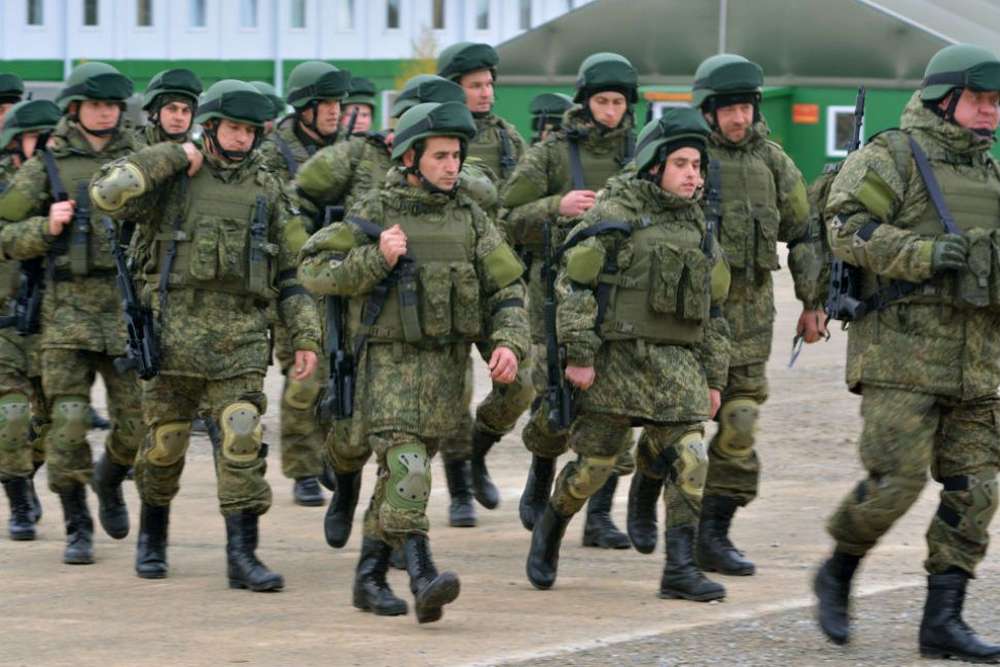 У Криму судові пристави пропонують людям списання боргів в обмін на підписання контракту з ЗС РФ