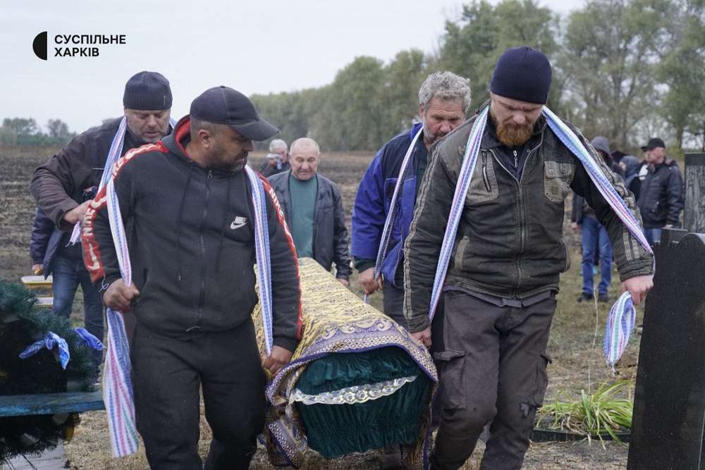 У селі Гроза почали ховати вбитих росією – 7 жовтня попрощались з подружжям Андросович (фото)6