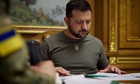 Зеленський зібрав військовий кабінет у спеціальному форматі