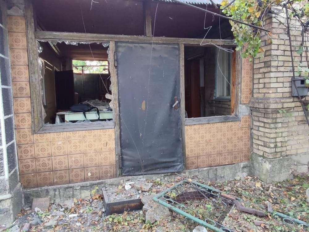 На Донеччини поранено 5 мирних мешканців, понівечено 33 будинки і амбулаторію