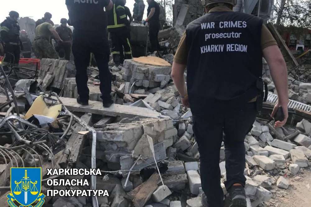 армія рф вдарила по продуктовому магазину в Куп’янському районі
