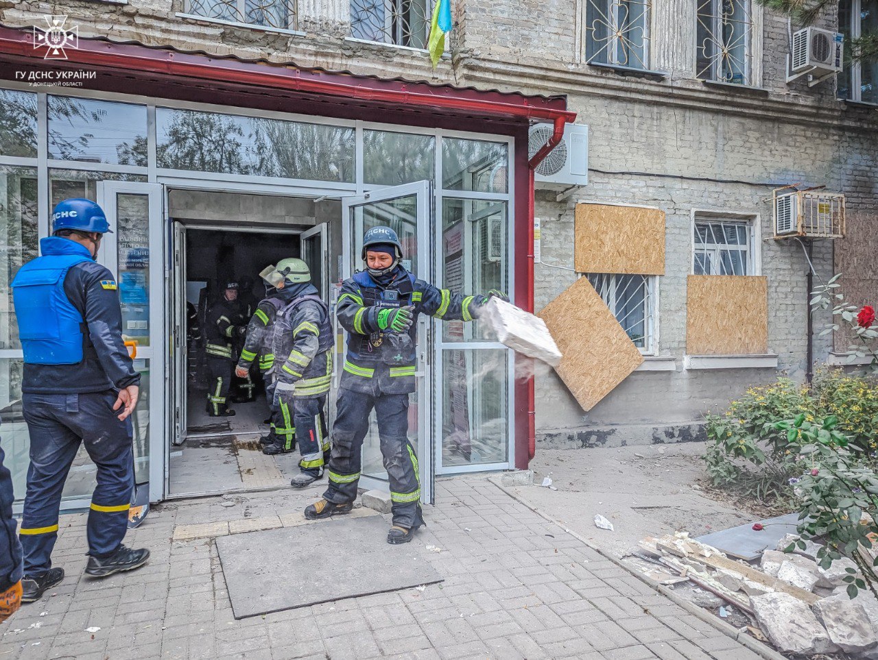 Росіяни вдарили по Покровську 13 жовтня вранці: є загиблий, багато поранених і руйнувань (фото)