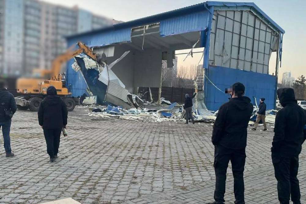 Екс-командир бригади тероборони допоміг рейдерам у Дніпрі захопити майно і землю