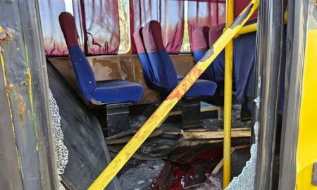 Армія РФ обстріляла маршрутний автобус в Херсоні (фото)