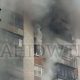 ВІДЕО МОМЕНТУ: На Львівщині чоловік стрибнув з 7 поверху, рятуючись від пожежі