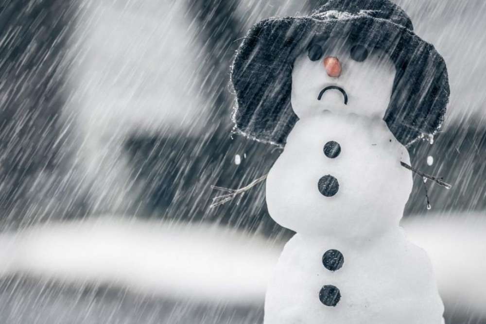 З неділі 26 листопада в Україні очікується погіршення погоди: сніг, крижаний дощ, штормовий вітер