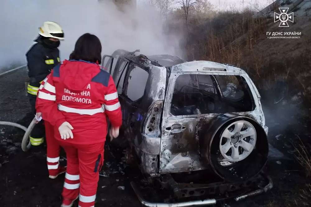 На об'їзній Дніпра в авто згоріли троє людей