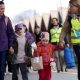Великі виплати приманюють нових біженців: країни Європи скорочують допомогу українцям