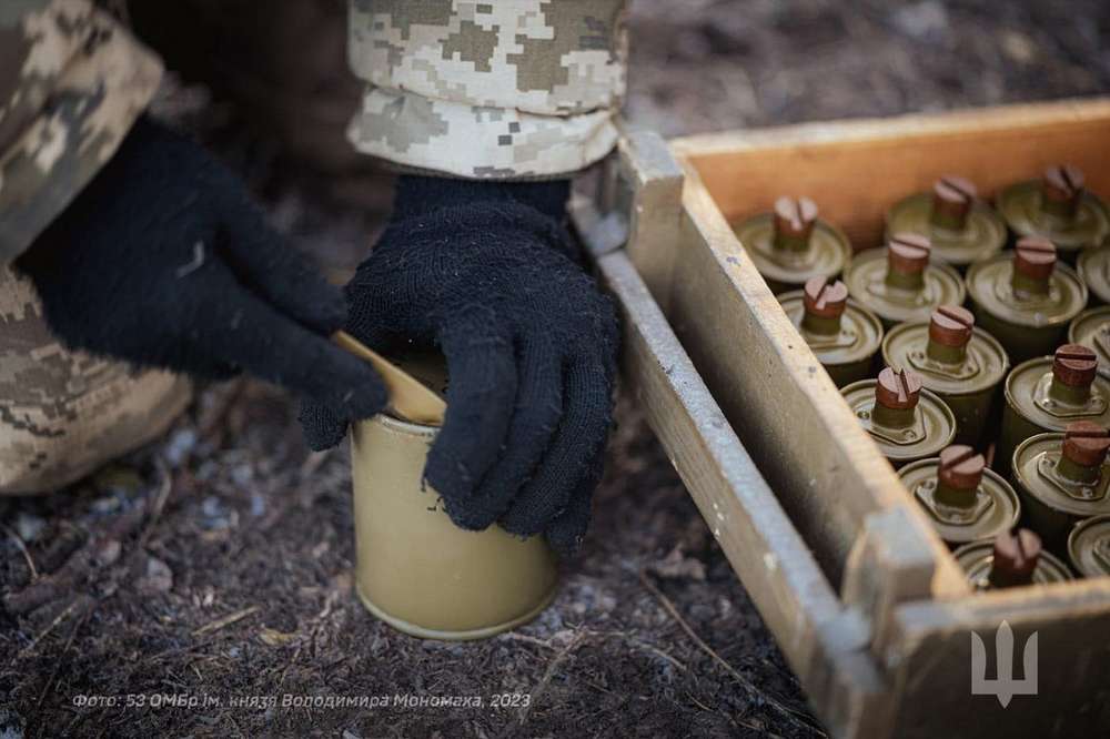 Важко, ворог атакує, але є успіхи: що відбувається на фронті 9 грудня