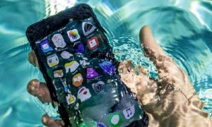 Що робити, якщо смартфон впав у воду – корисні поради