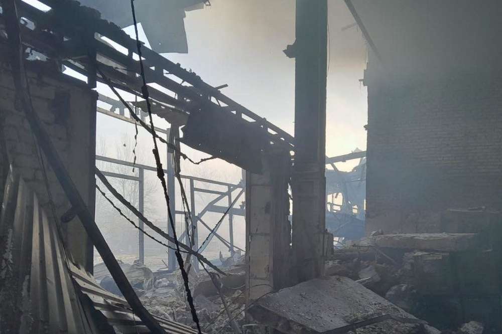 У Херсоні окупанти знищили ще одну базу з гуманітарною допомогою