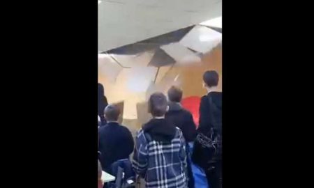 У Києві впала стеля в укритті школи під час повітряної тривоги (відео)