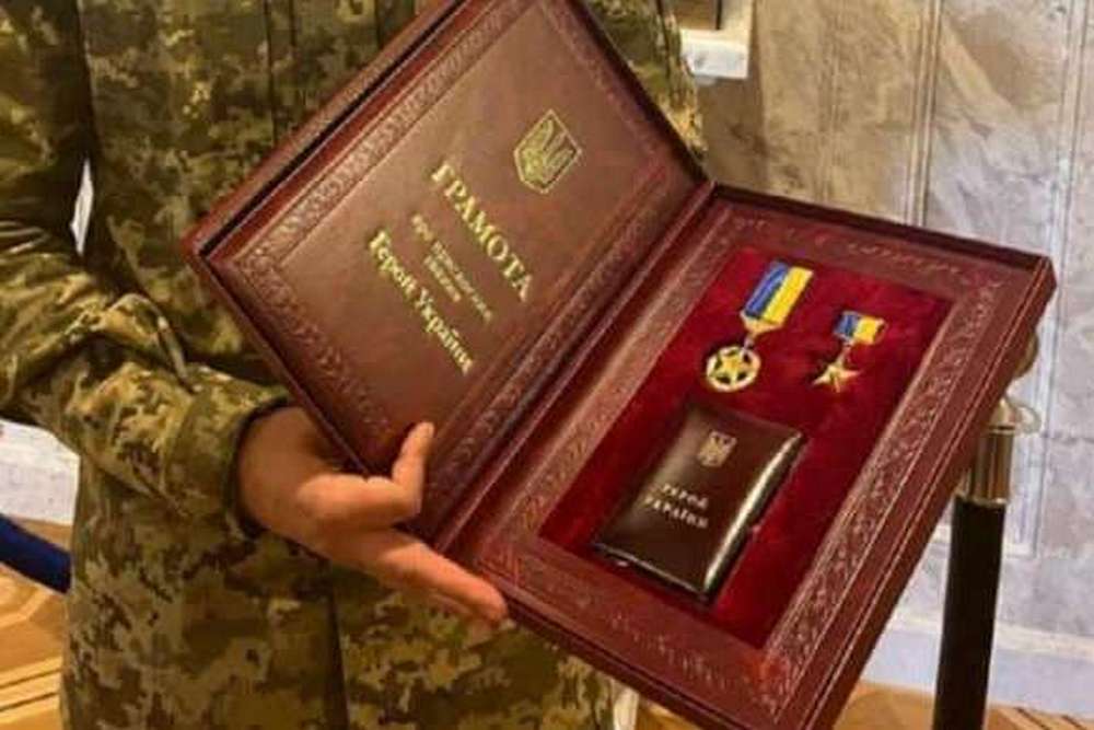 Всі, хто від початку війни отримав звання Героя України, отримають власне житло – Зеленський