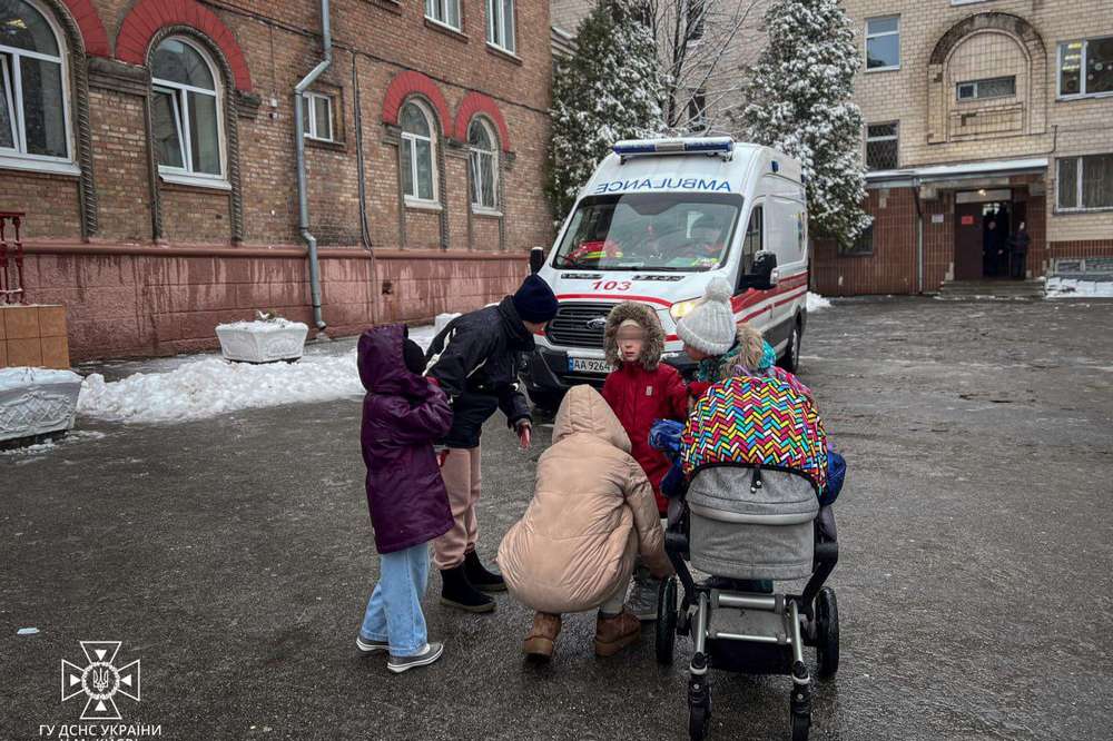 У Києві загорілася школа – евакуювали 665 дітей