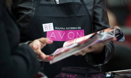 Avon зберігає бізнес у РФ