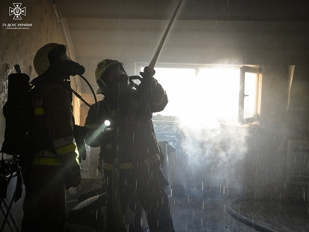 Пожежники врятували рибку під час масштабної пожежі у Миколаєві