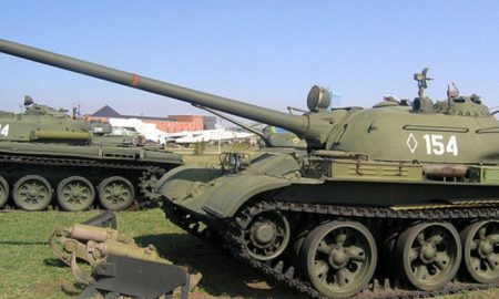 Скільки танків росія може постачати на фронт