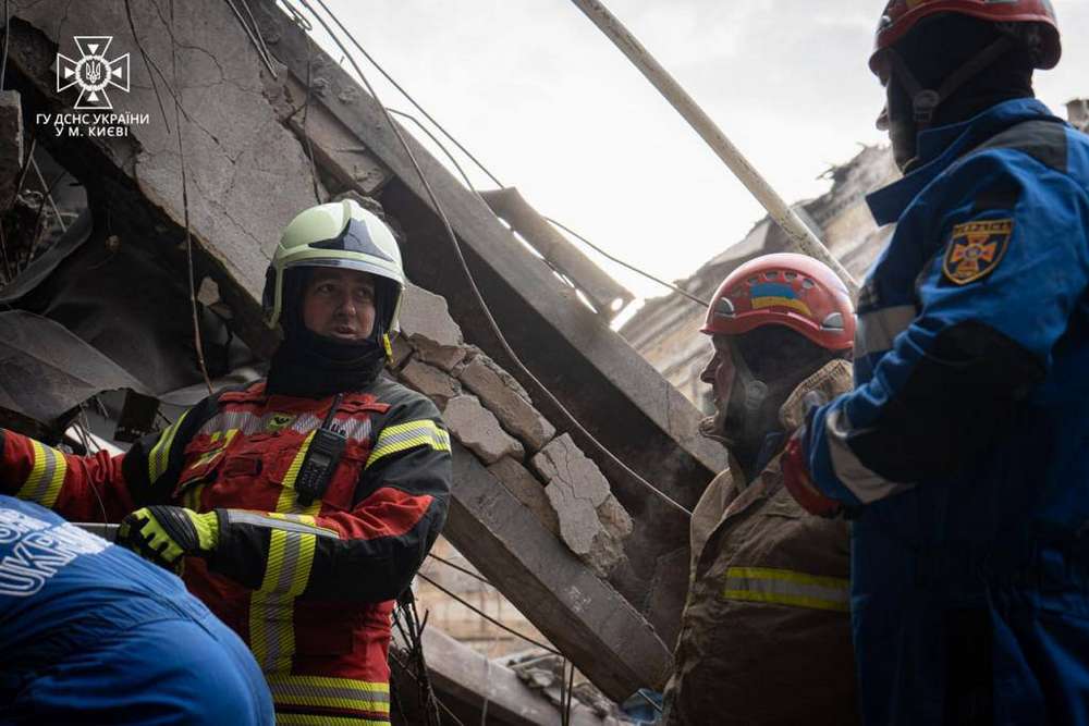 Обстріл Києва 29 грудня рятувальники завершили розбір завалів, який тривав майже тиждень1