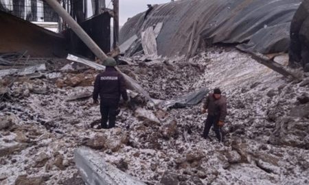 Окупанти атакували авіабомбами зерносховища у Вовчанську