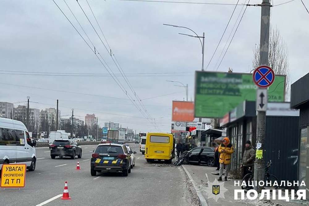 У Києві на Кільцевій дорозі сталася ДТП: загинув чоловік