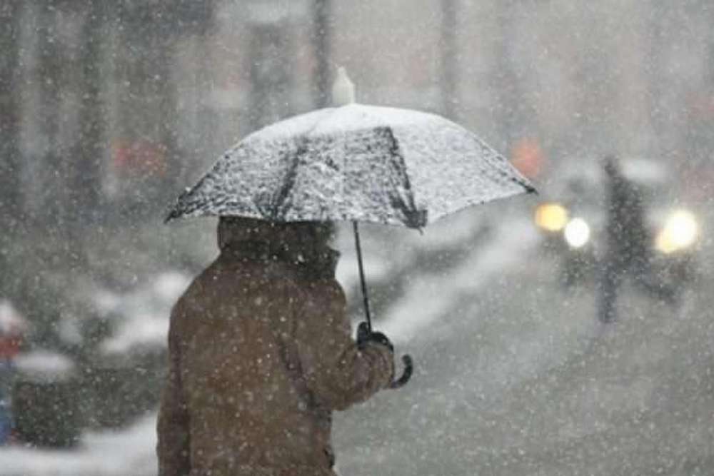 Похолодання і мокрий сніг: погода в Україні на вихідних 27-28 січня