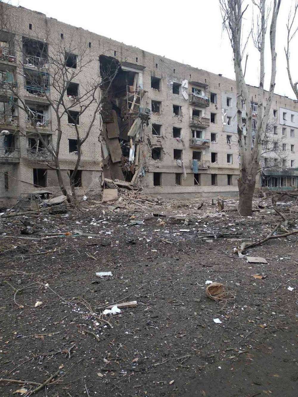 Росіяни скинули дві бомби на Оріхів: зруйновано під’їзд багатоповерхівки