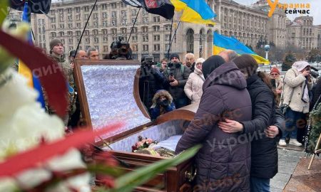 У Києві простилися з поетом Максимом Кривцовим, який загинув на фронті (фото, відео)