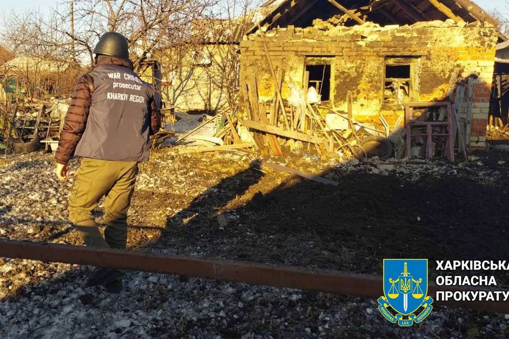 Росія скинула бомбу на Куп’янщину та обстріляла сам Куп'янськ: фото