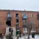 Окупанти вдарили по багатоповерхівці у Куп’янську: є загибла і поранені