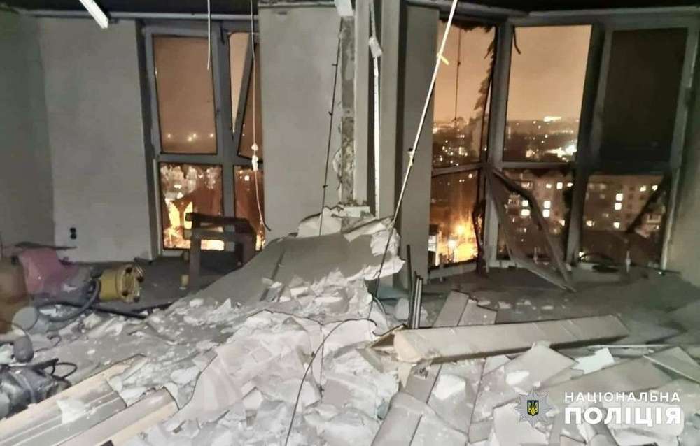 Повітряна атака в ніч на 25 січня: дрон влучив у багатоповерхівку в Одесі – все, що відомо (фото, відео)