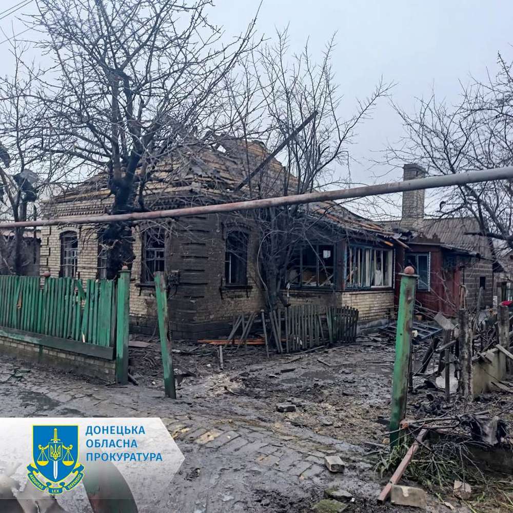 Окупанти вбили жінку і поранили 11-річного хлопчика на Донеччині сьогодні