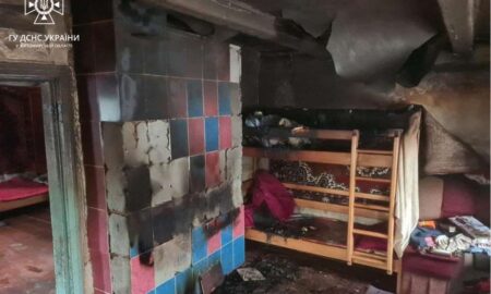 Залишили крихіток самих вдома: двоє малят загинули під час пожежі на Житомирщині