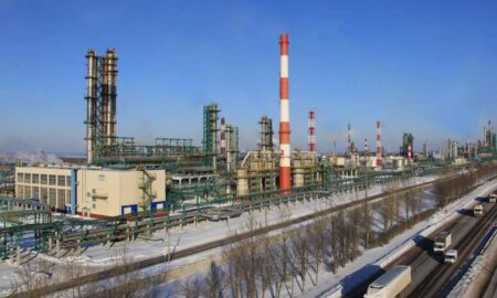 Сьогодні безпілотник атакував нафтопереробний завод в Ярославлі – це 700 км від України