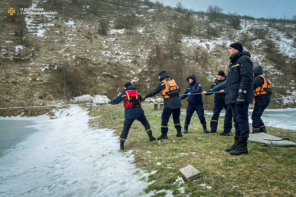 Троє підлітків провалилися під кригу і загинули на Тернопільщині (фото)