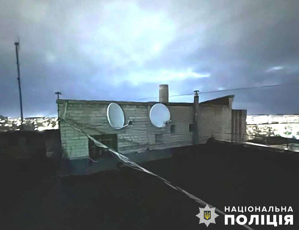 Фатальні зйомки для соцмереж: 16-річна дівчина зірвалася з даху багатоповерхівки у Житомирі